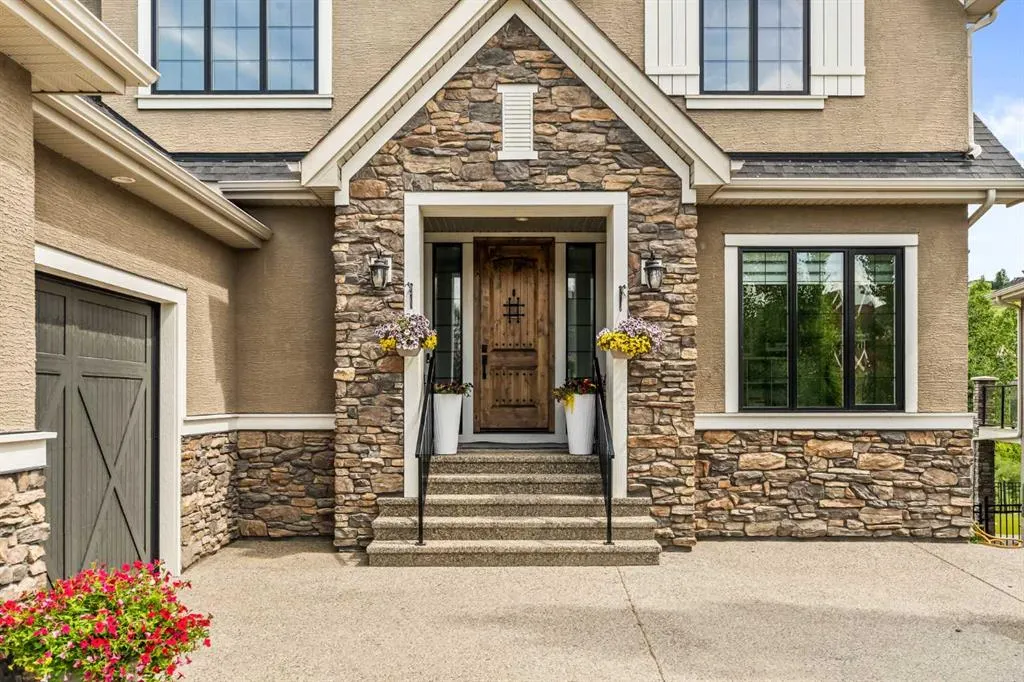 100 Cranbrook Heights SE