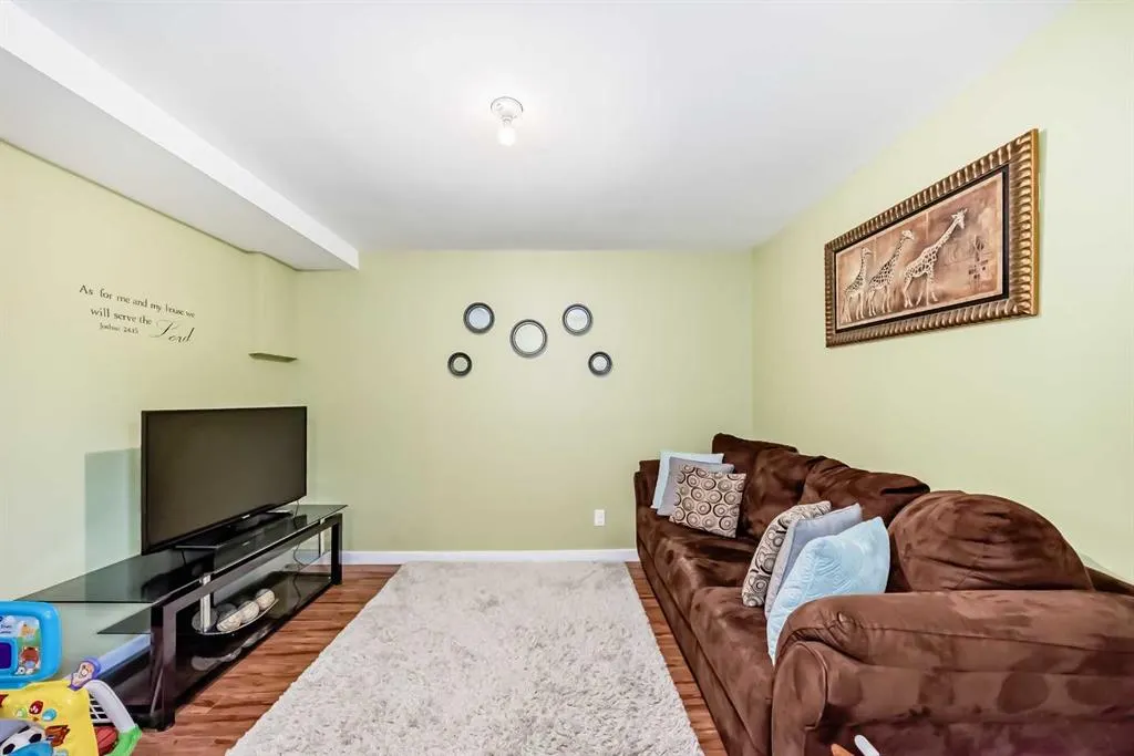 519 Copperpond Boulevard SE