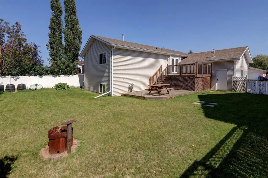 37 Chinook Crescent