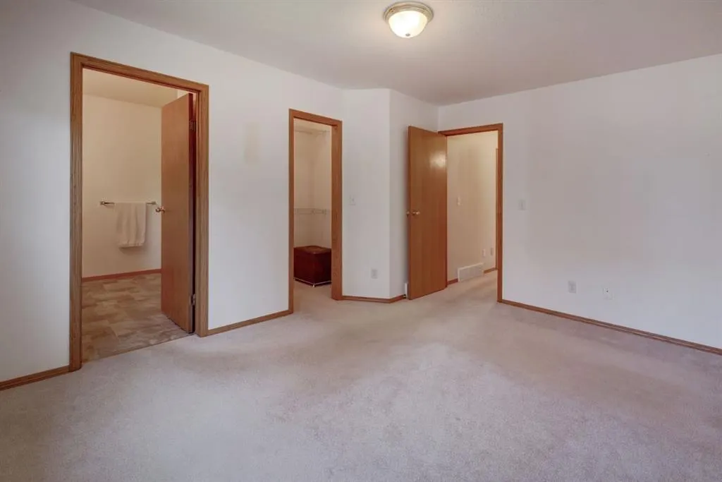 37 Chinook Crescent
