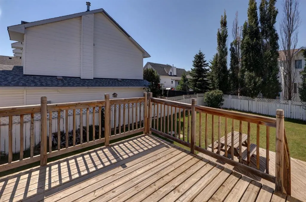 37 Chinook Crescent