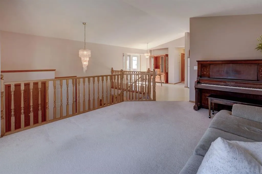 37 Chinook Crescent