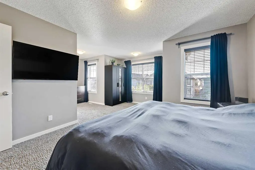 296 Marquis Heights SE