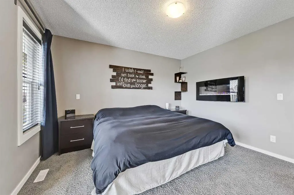 296 Marquis Heights SE