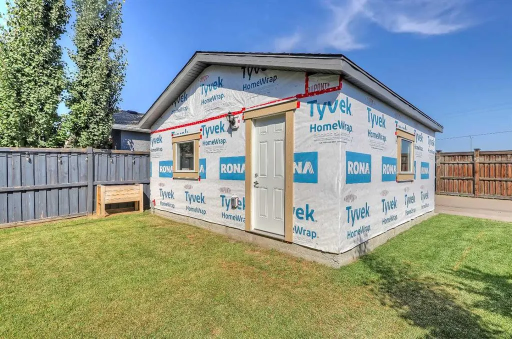 296 Marquis Heights SE