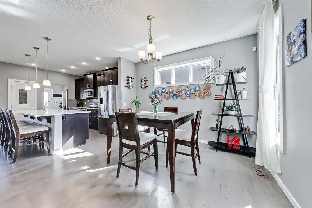 296 Marquis Heights SE