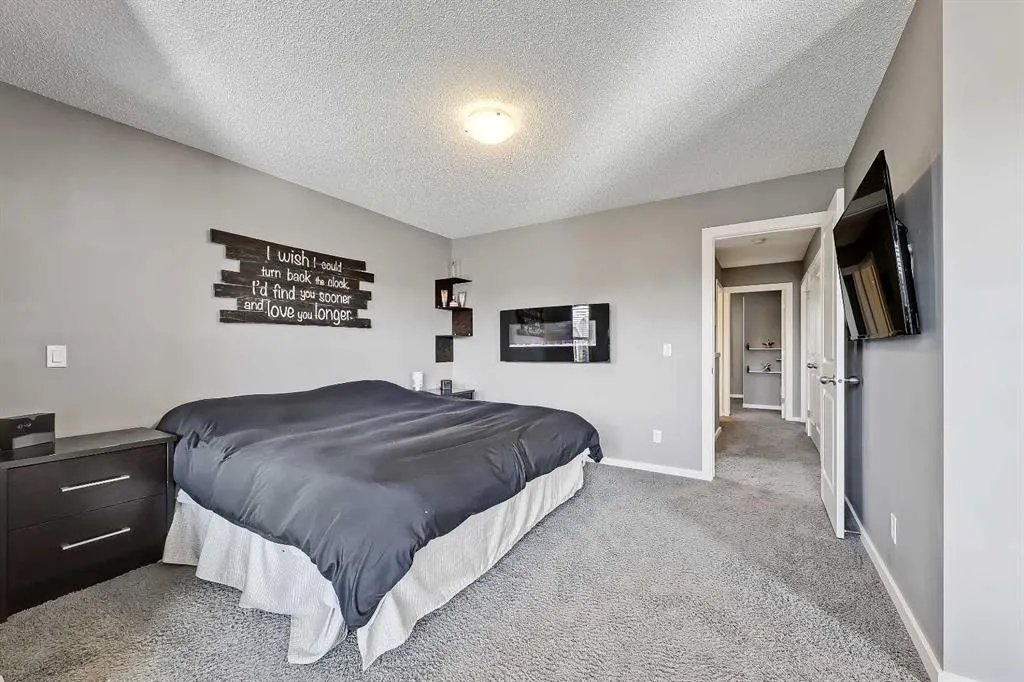 296 Marquis Heights SE