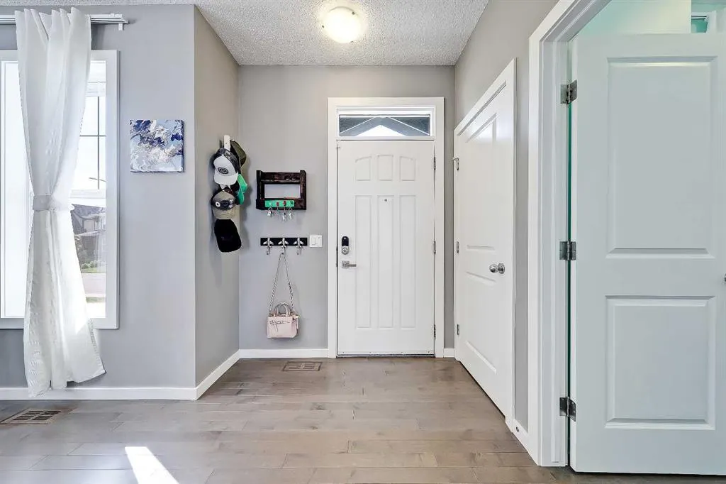 296 Marquis Heights SE