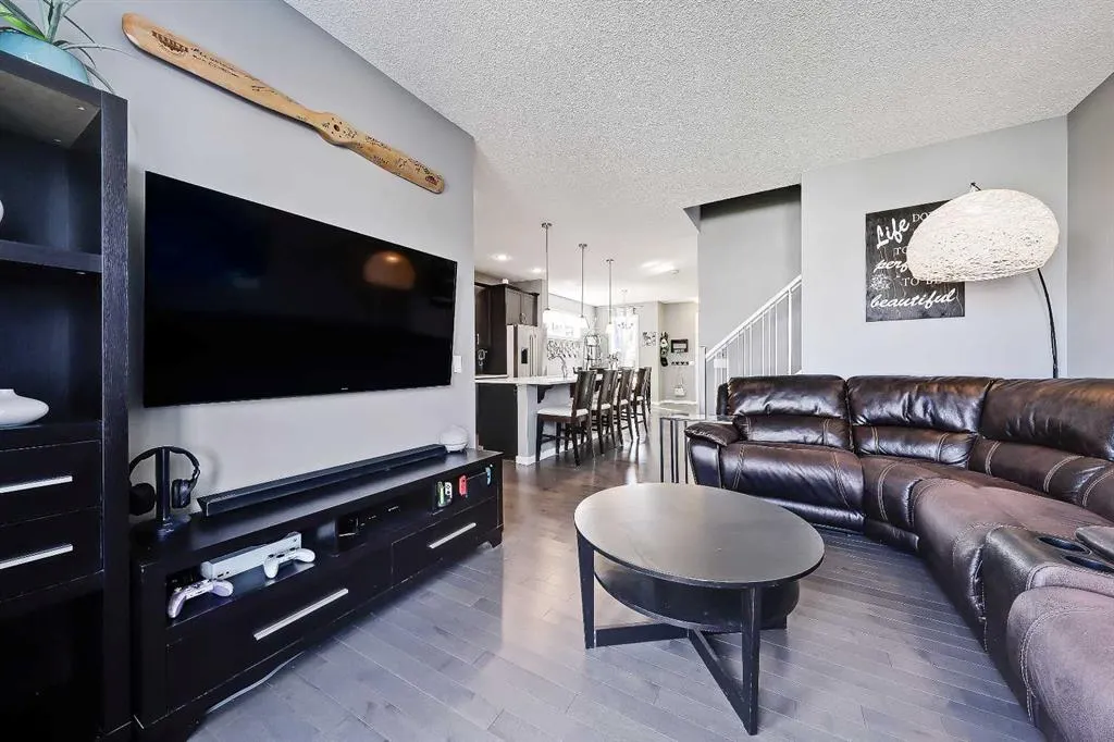 296 Marquis Heights SE