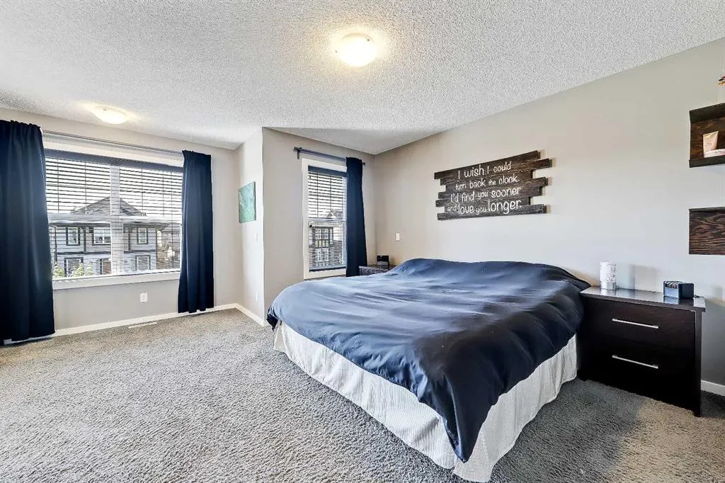 296 Marquis Heights SE