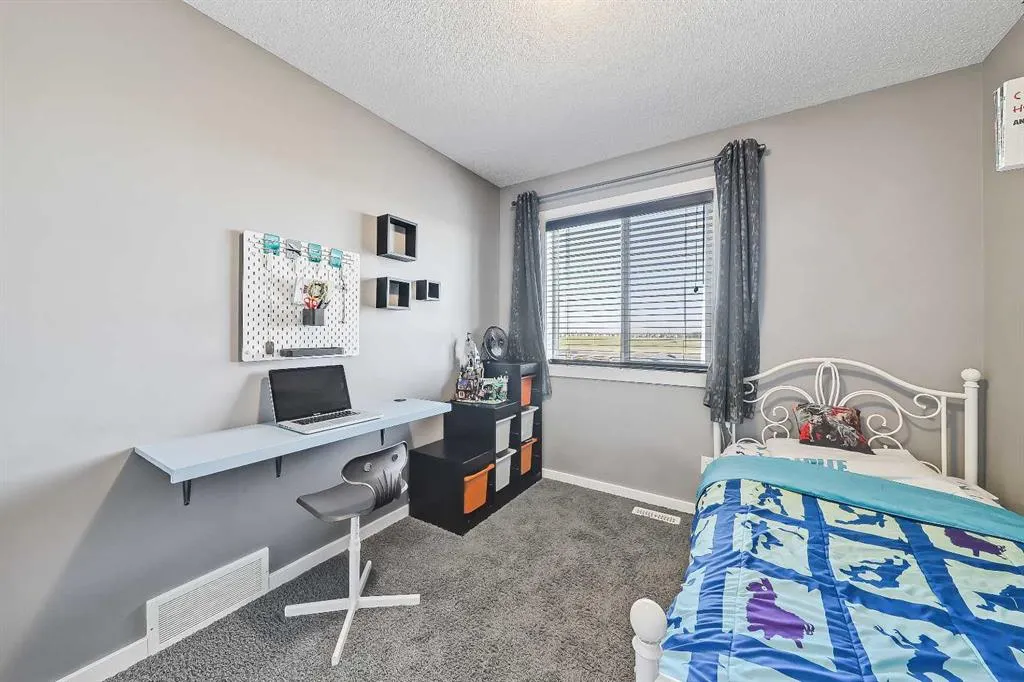 296 Marquis Heights SE