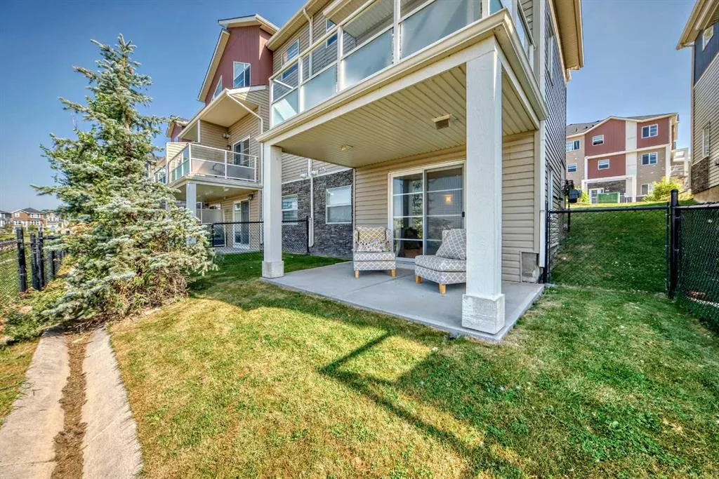 520 Redstone View NE