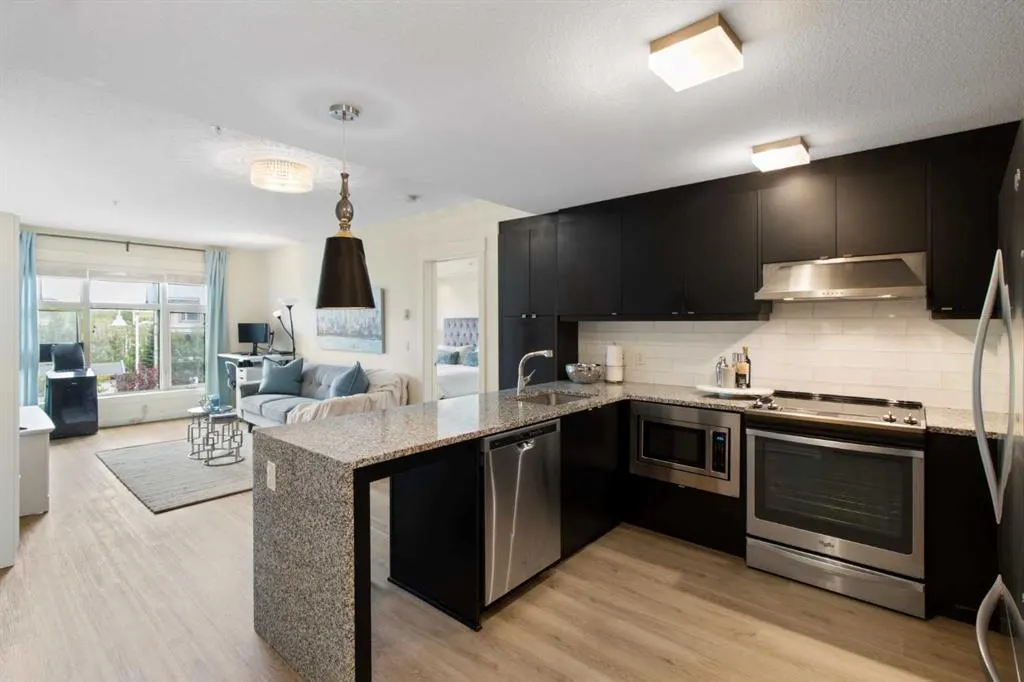 15 Aspenmont Heights SW, #103
