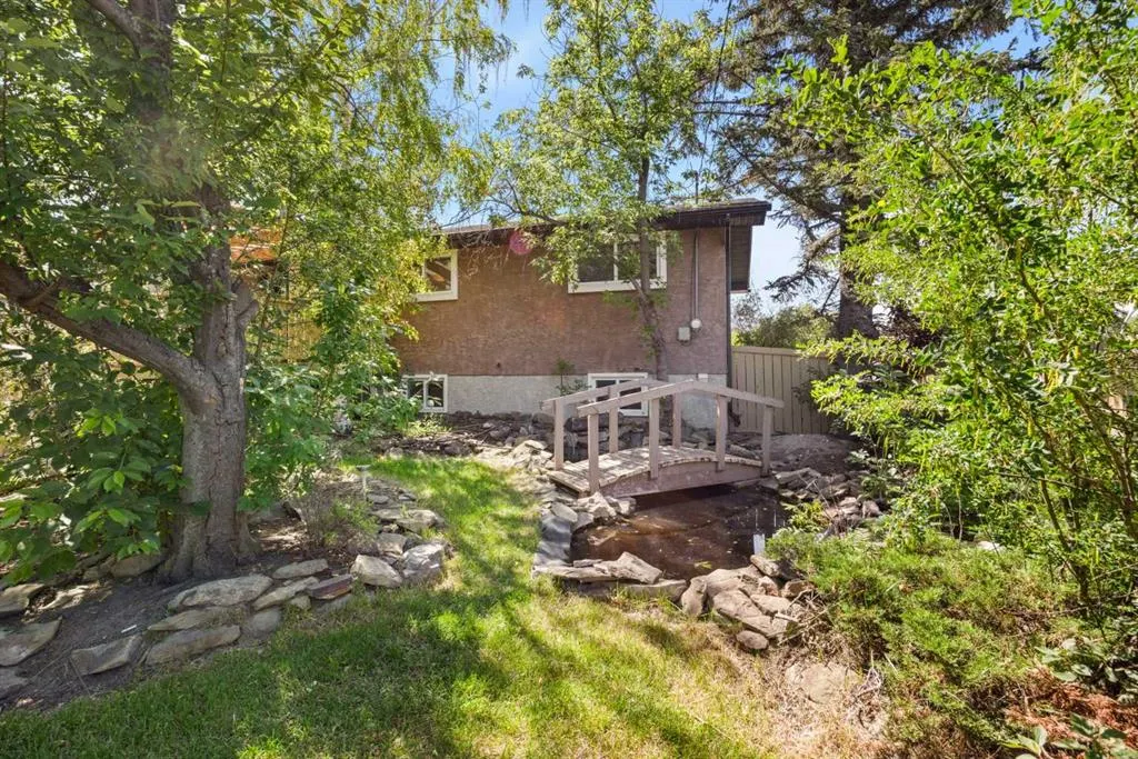 108 Jensen Drive NE