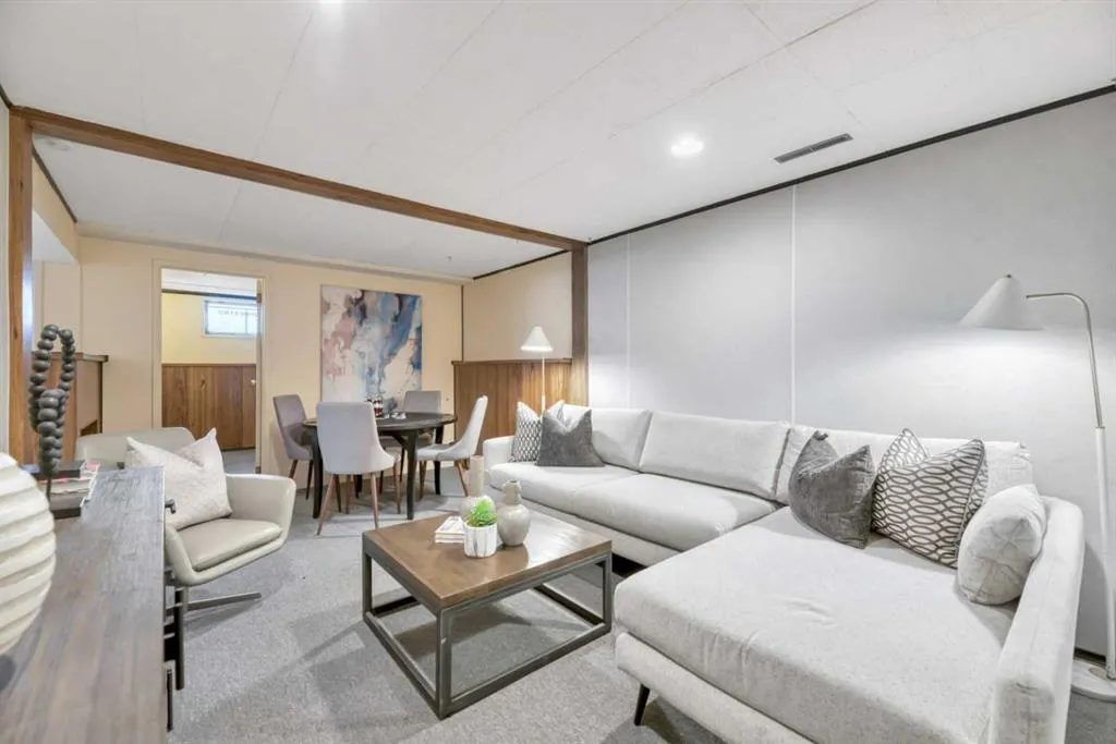 17 Windermere Road SW