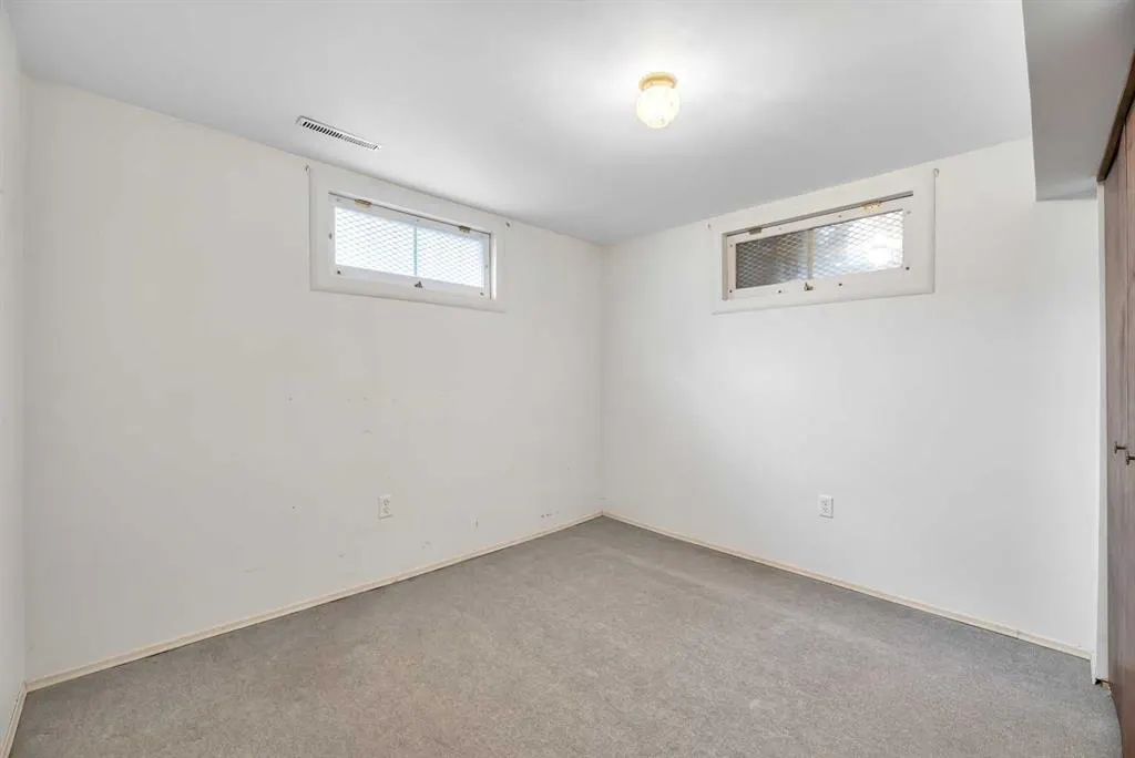 17 Windermere Road SW