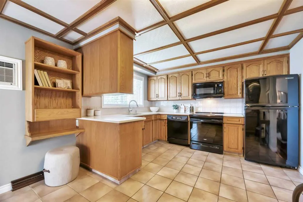 17 Windermere Road SW