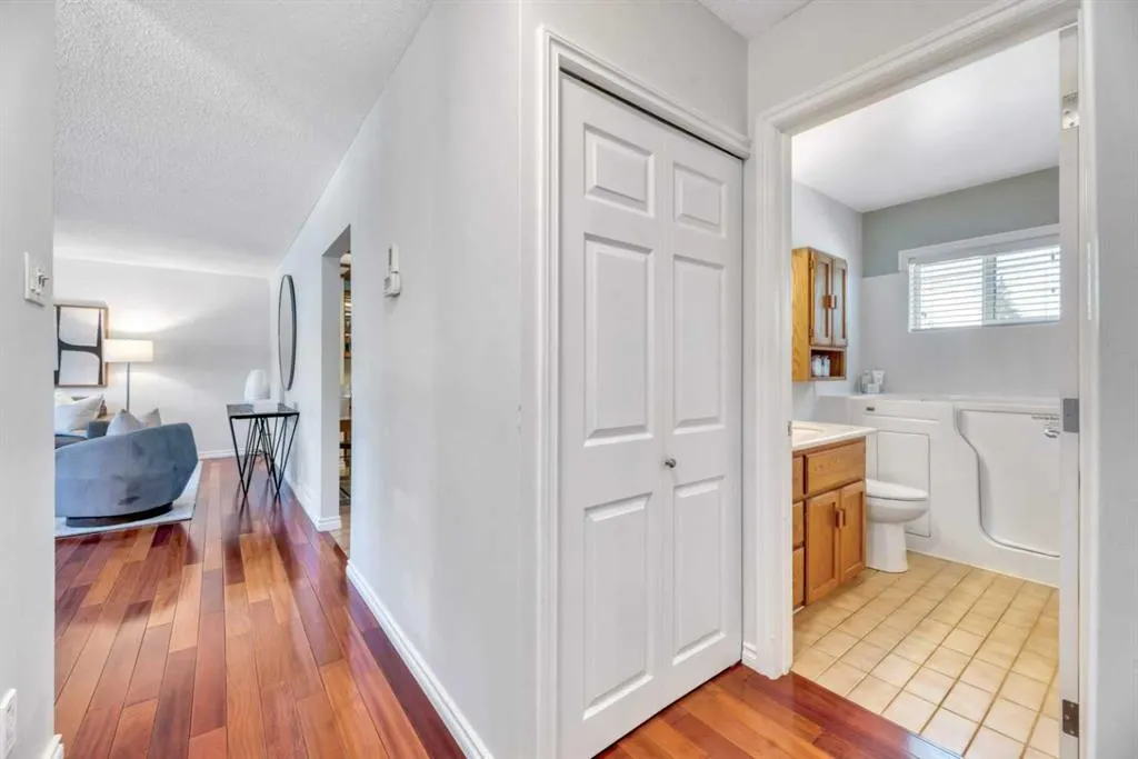 17 Windermere Road SW