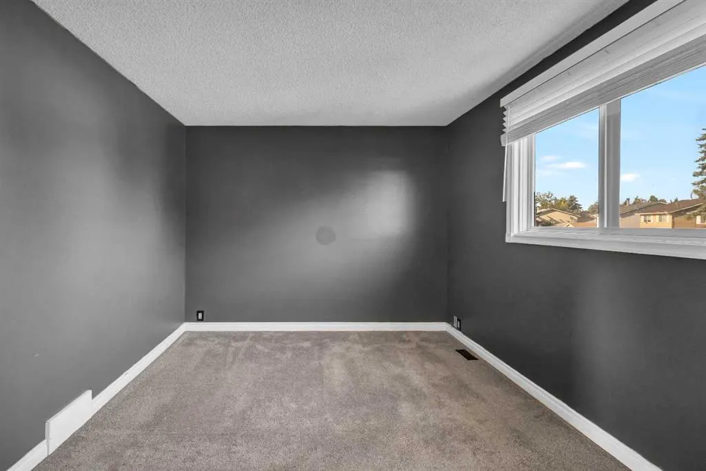 32 Erin Mount Crescent SE