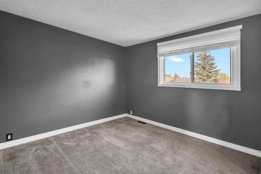 32 Erin Mount Crescent SE