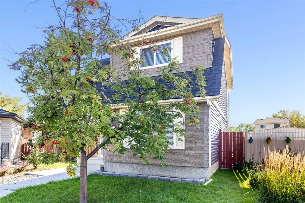 32 Erin Mount Crescent SE