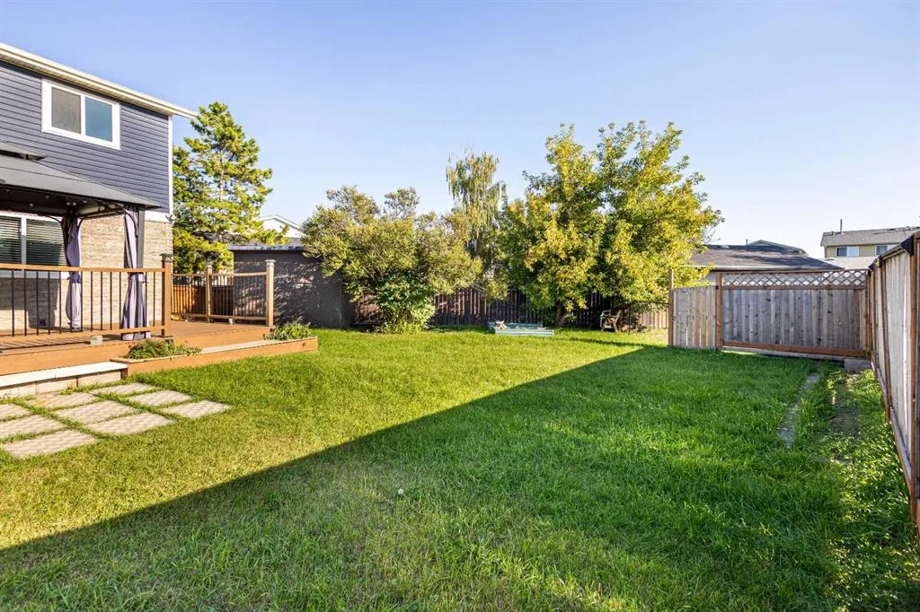 32 Erin Mount Crescent SE