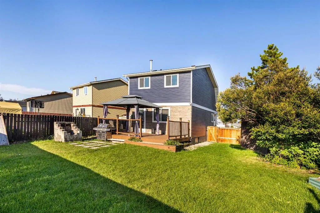 32 Erin Mount Crescent SE