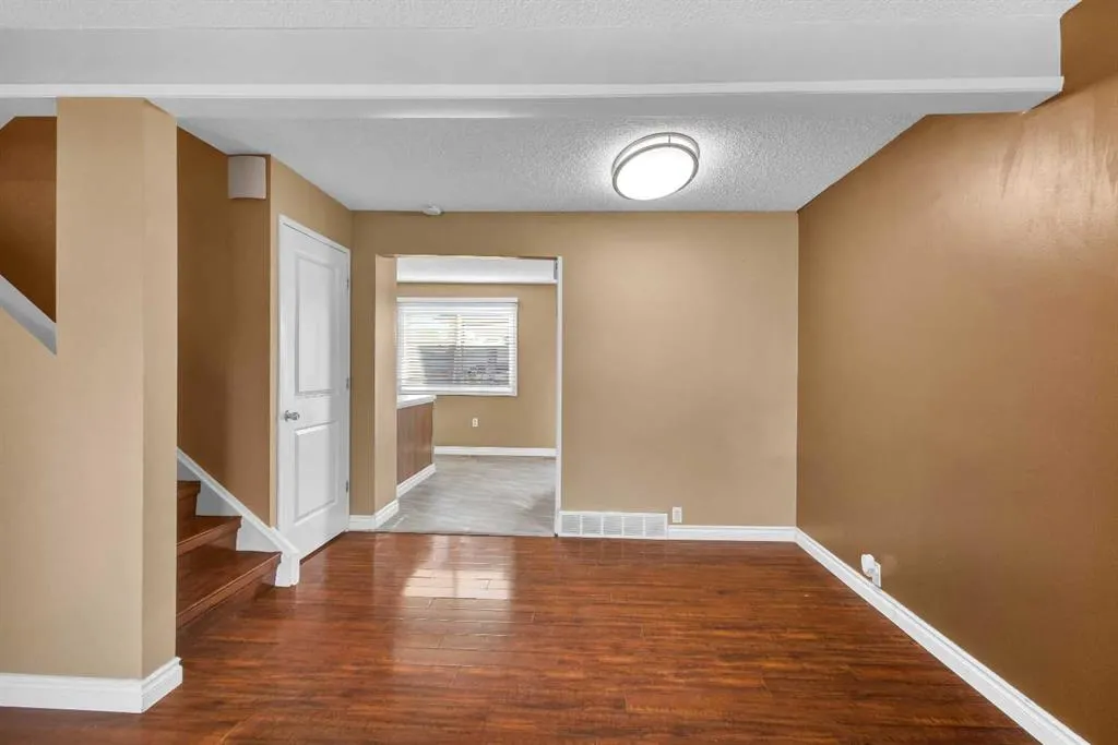 32 Erin Mount Crescent SE