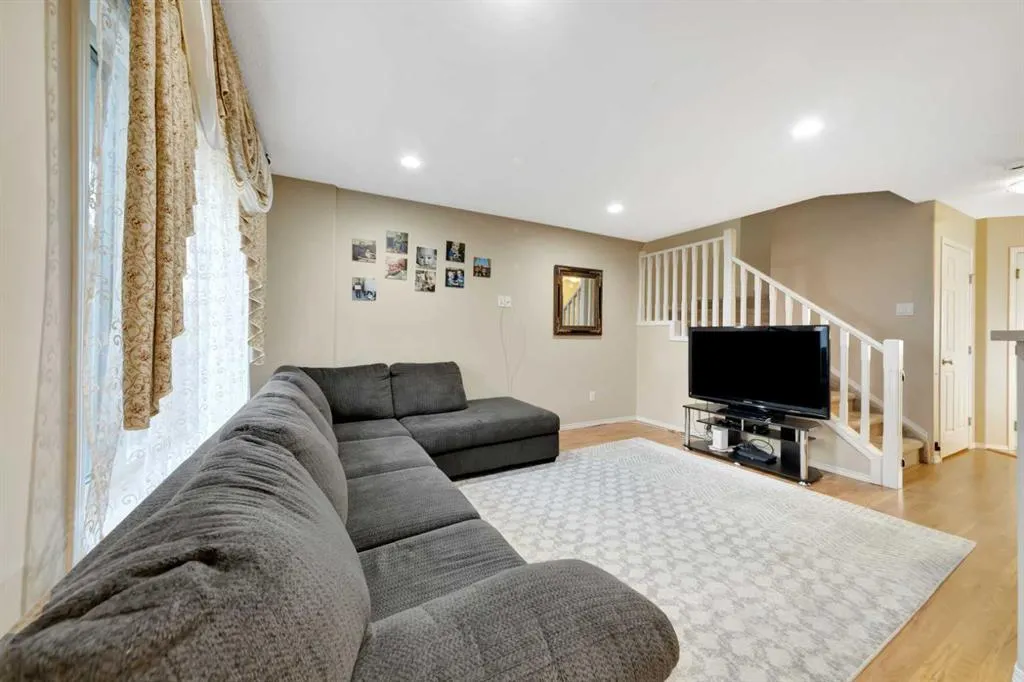1407 53 Avenue, #1