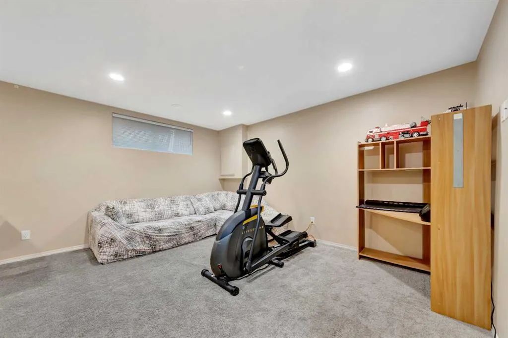 1407 53 Avenue, #1