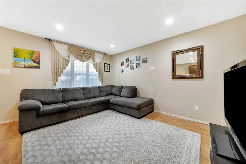 1407 53 Avenue, #1