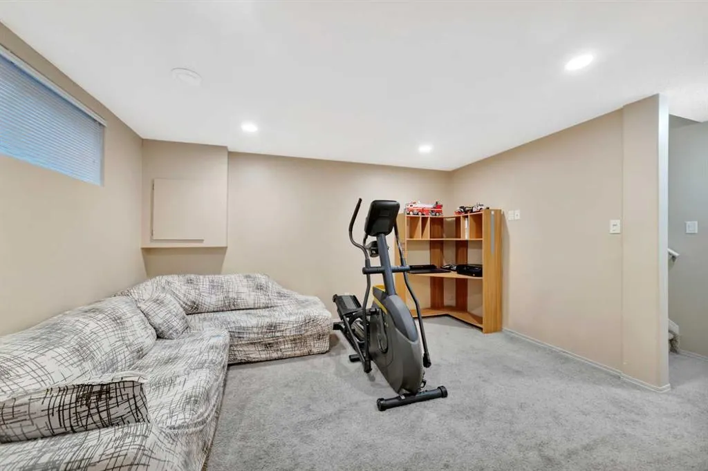 1407 53 Avenue, #1