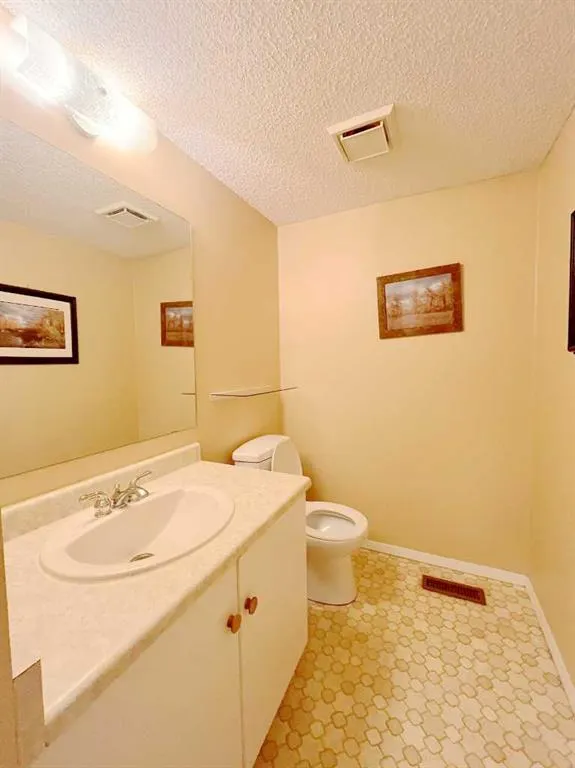 33 Millrise Lane SW