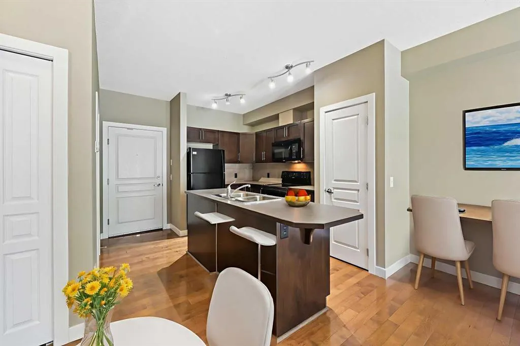 48 Panatella Road NW, #102