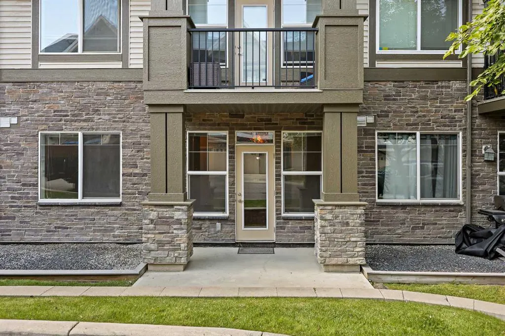 48 Panatella Road NW, #102