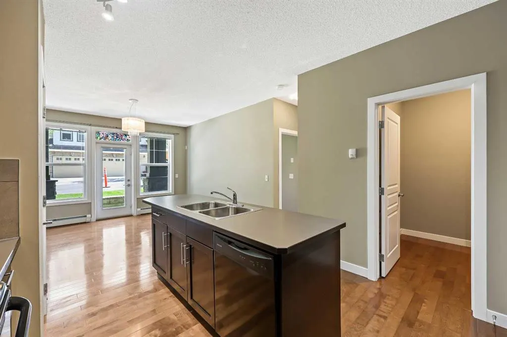 48 Panatella Road NW, #102