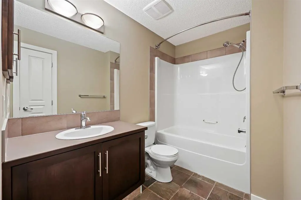 48 Panatella Road NW, #102