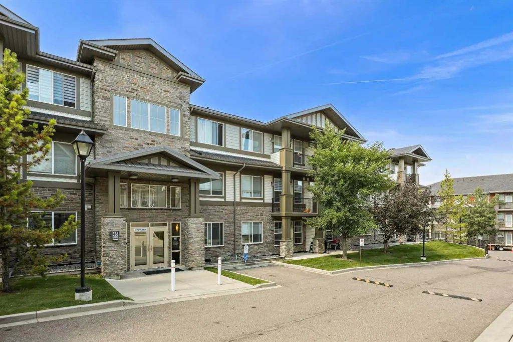 48 Panatella Road NW, #102