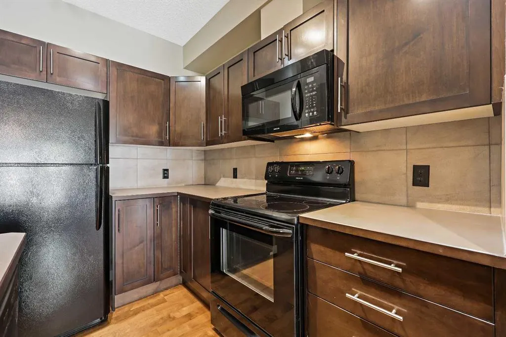48 Panatella Road NW, #102