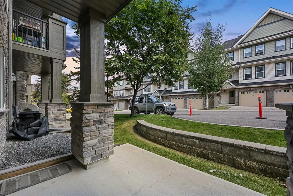 48 Panatella Road NW, #102