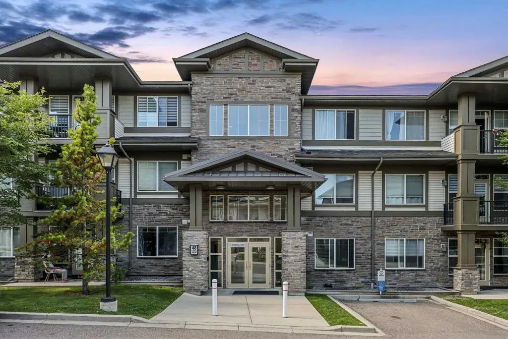48 Panatella Road NW, #102