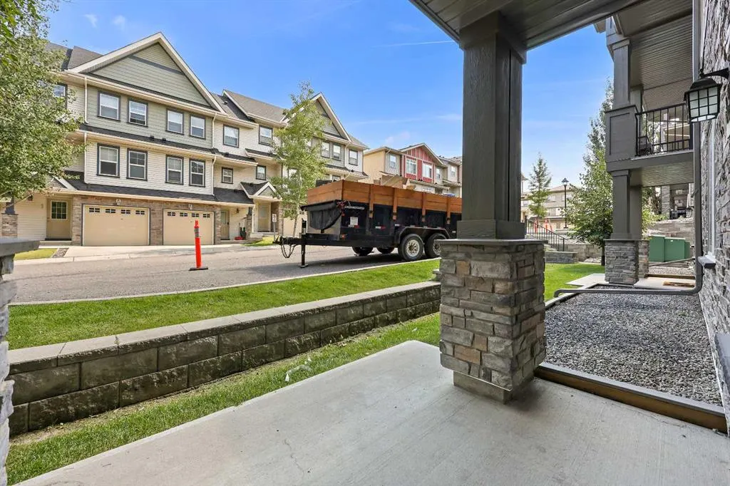 48 Panatella Road NW, #102