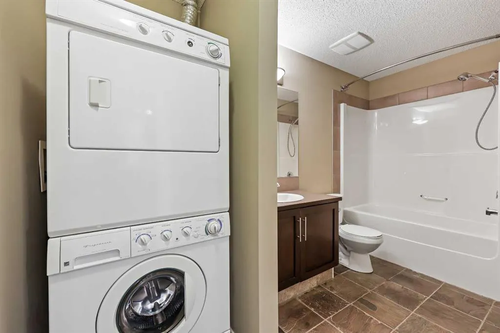 48 Panatella Road NW, #102