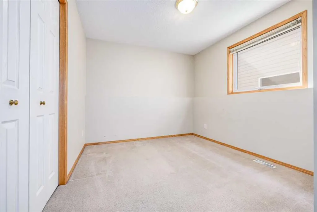 19 Erin Grove SE