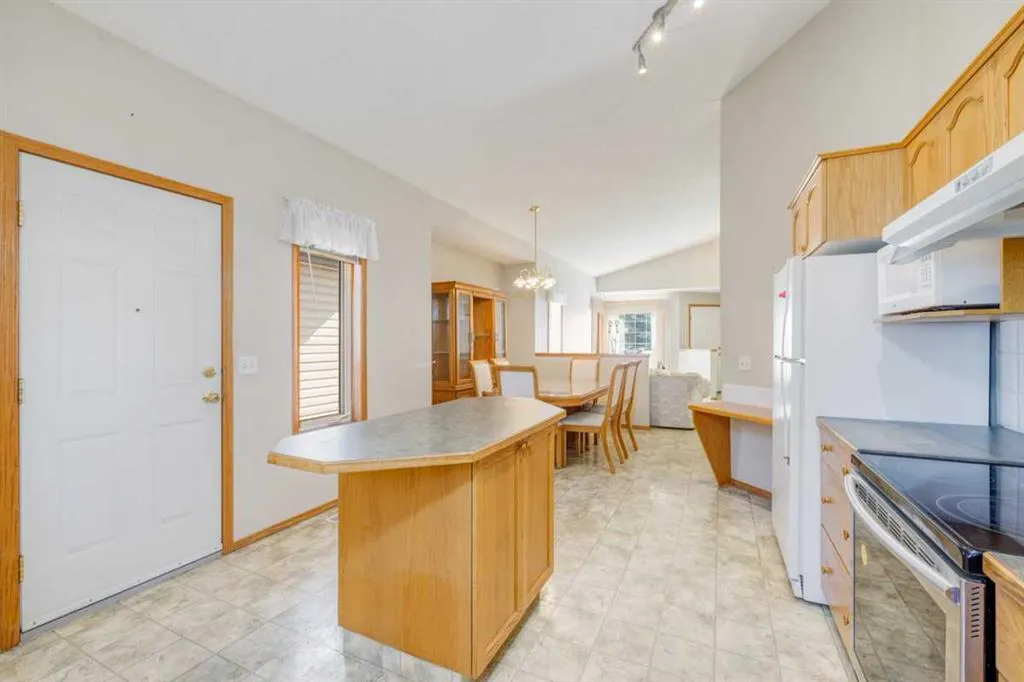 19 Erin Grove SE