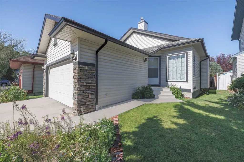 19 Erin Grove SE