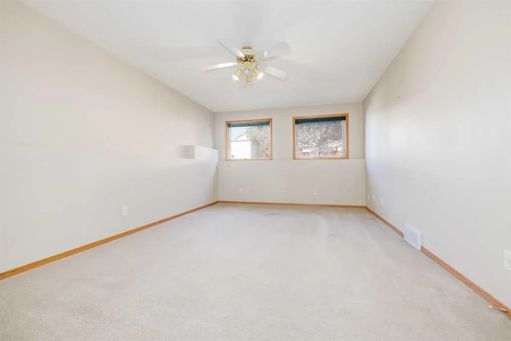 19 Erin Grove SE