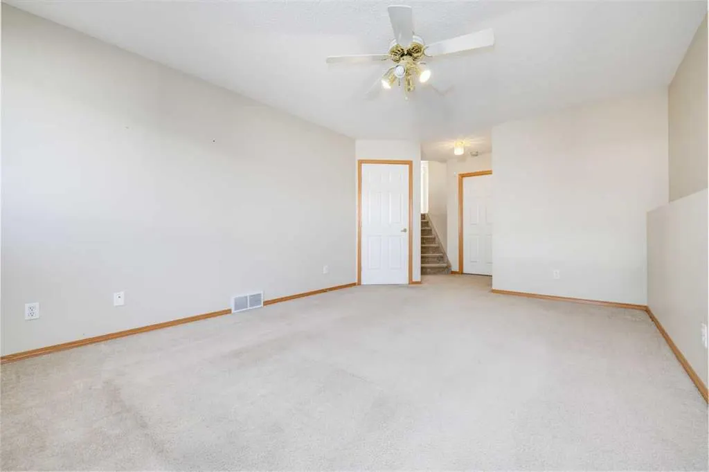19 Erin Grove SE