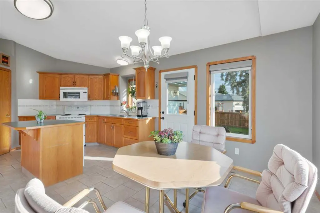 77 Kingston Drive