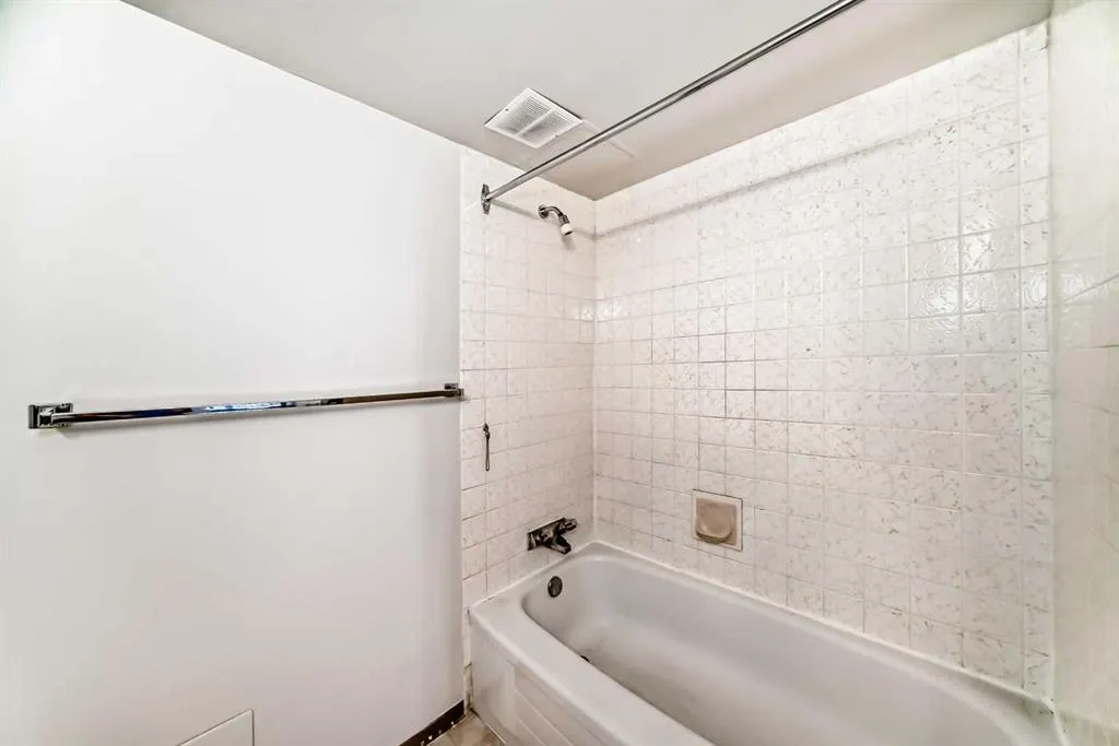 340 14 Avenue SW, #401